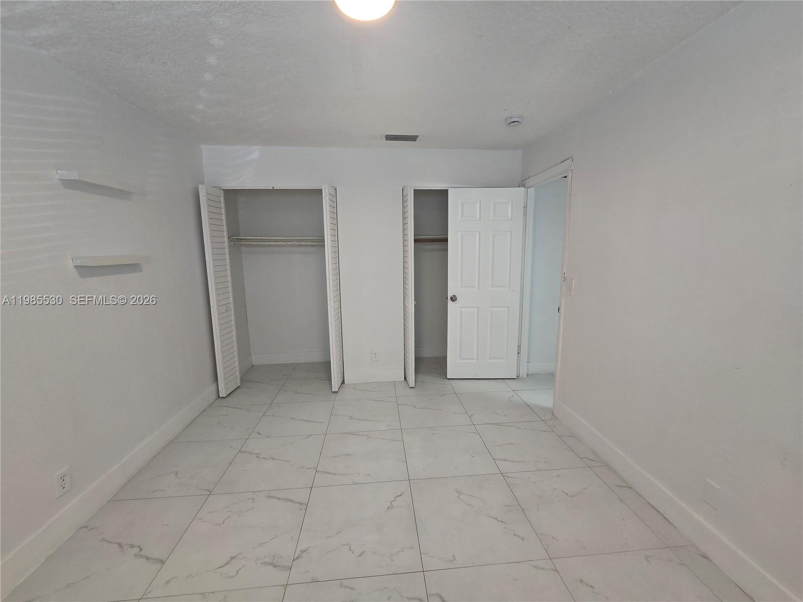 INVERNESS VILLAGE FOUR CO - Residential Lease