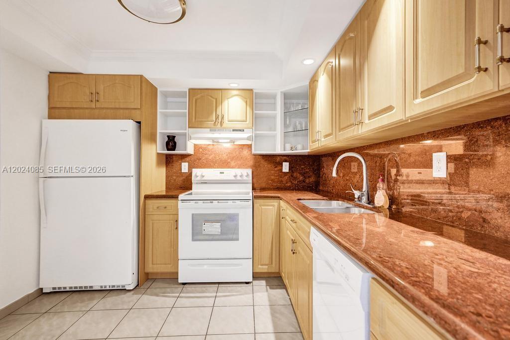 THE GEORGIAN CONDO - Residential Lease