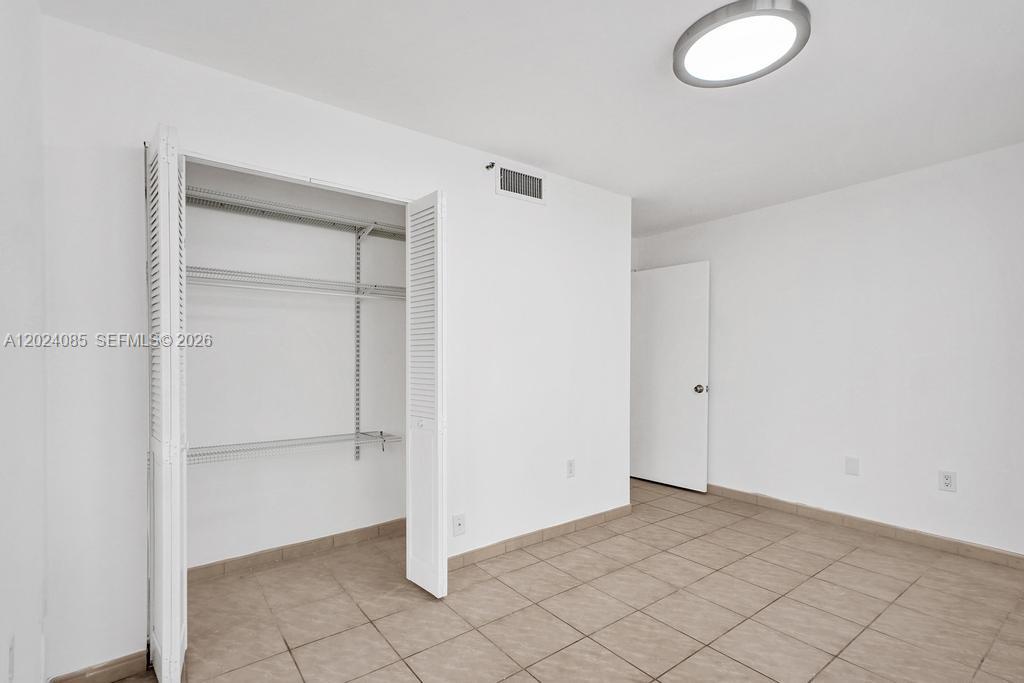 THE GEORGIAN CONDO - Residential Lease