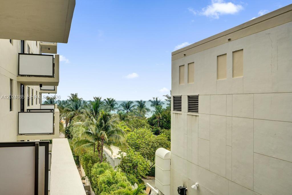 THE GEORGIAN CONDO - Residential Lease