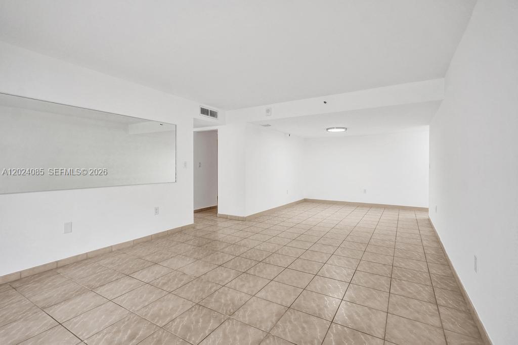 THE GEORGIAN CONDO - Residential Lease