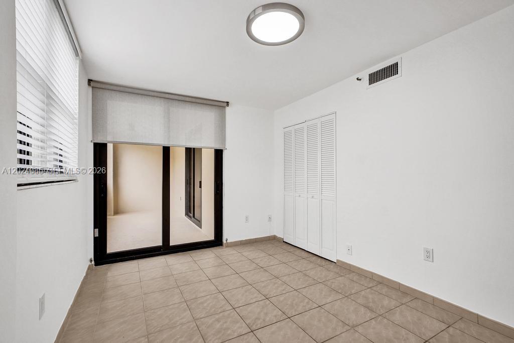 THE GEORGIAN CONDO - Residential Lease
