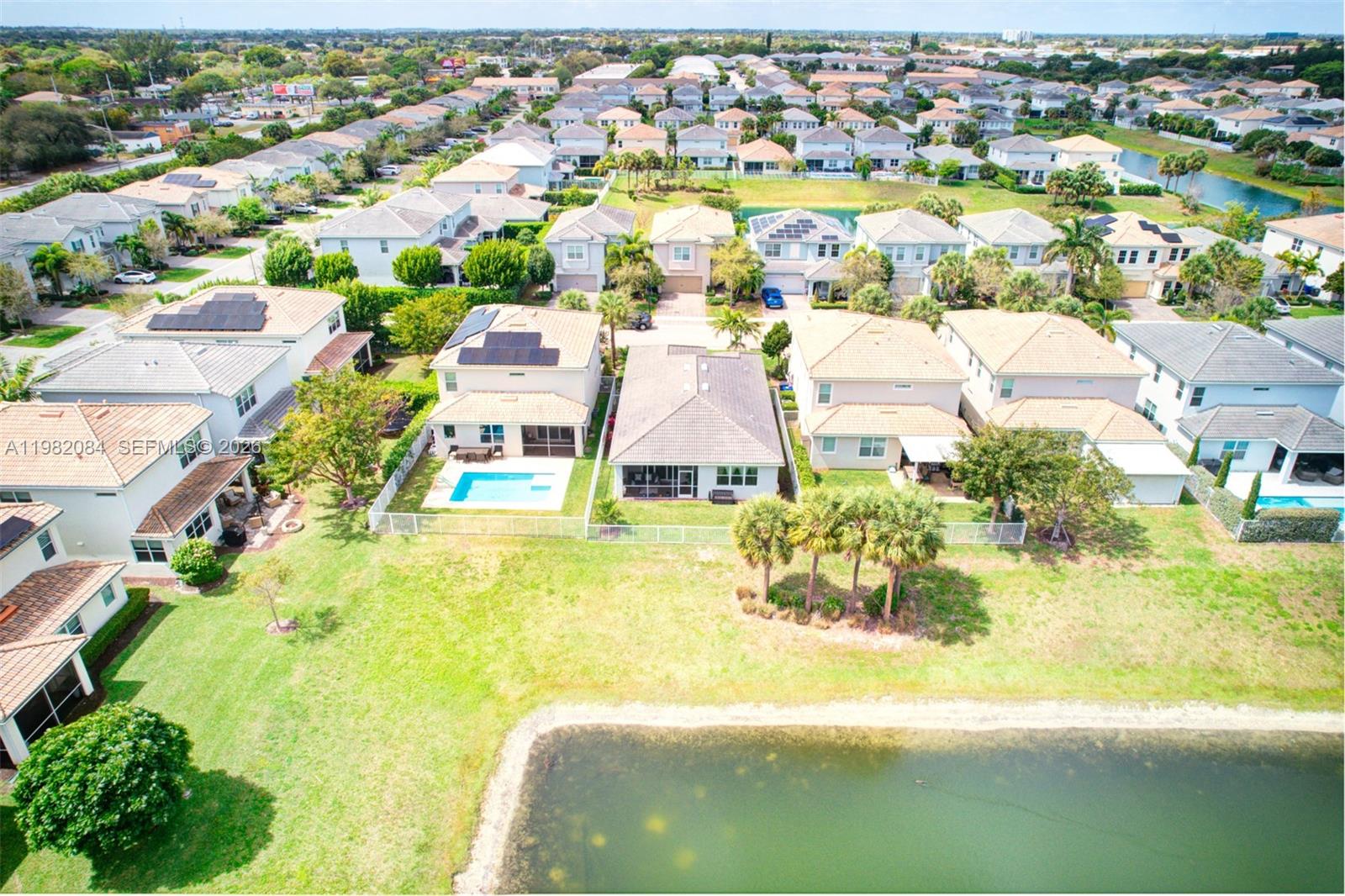 HILLCREST COUNTRY CLUB SO - Residential