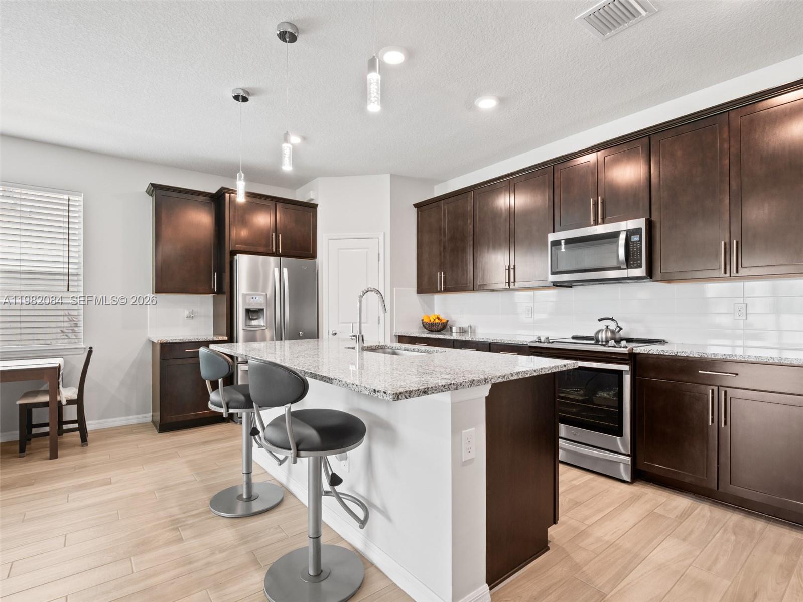 HILLCREST COUNTRY CLUB SO - Residential