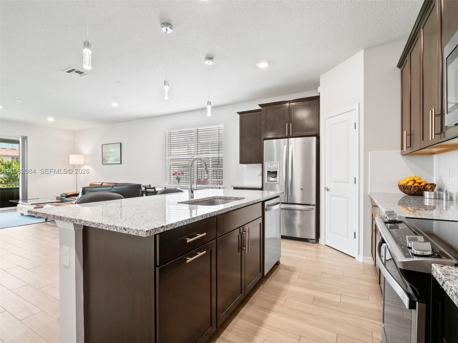 HILLCREST COUNTRY CLUB SO - Residential