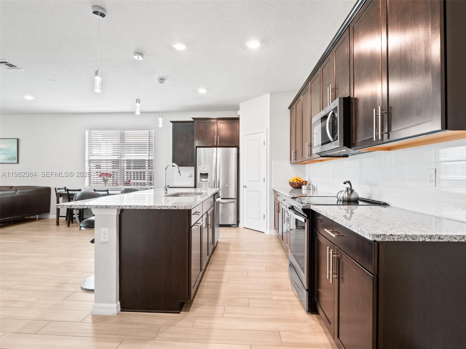 HILLCREST COUNTRY CLUB SO - Residential