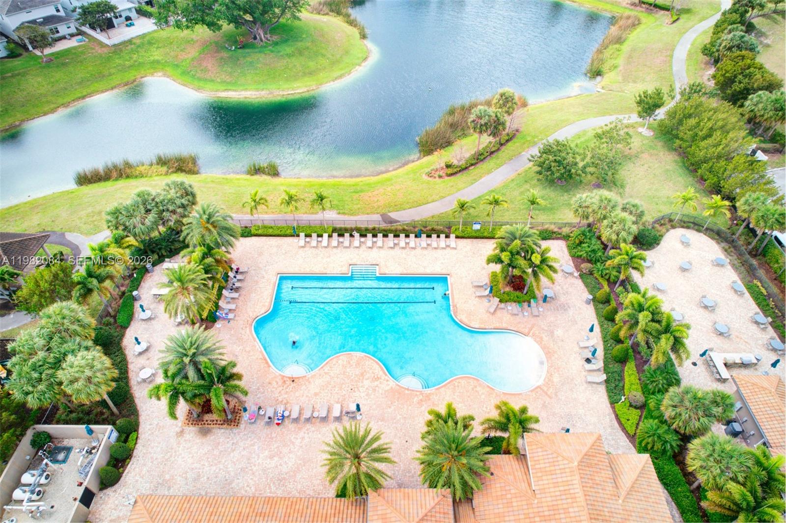 HILLCREST COUNTRY CLUB SO - Residential