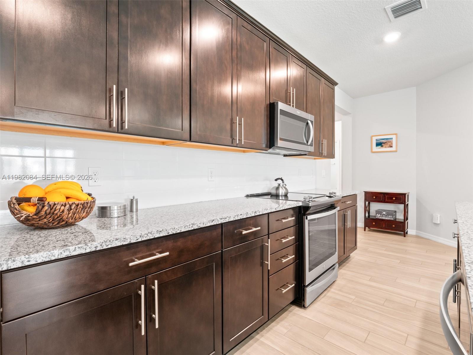 HILLCREST COUNTRY CLUB SO - Residential