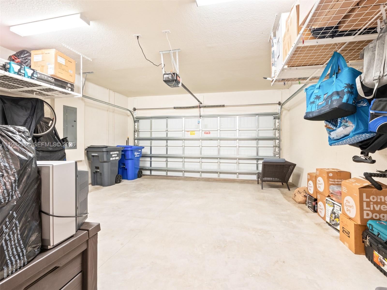 HILLCREST COUNTRY CLUB SO - Residential