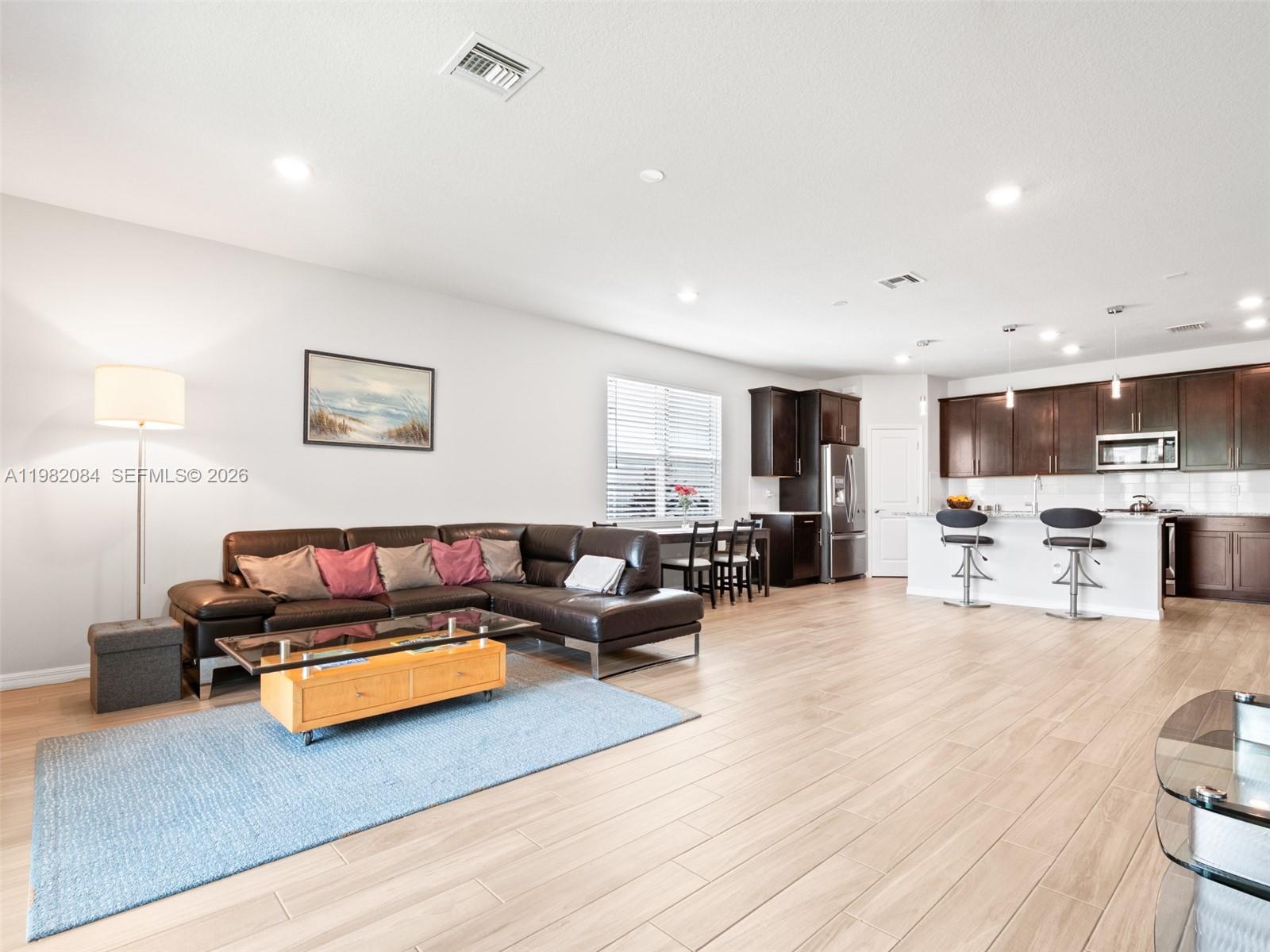 HILLCREST COUNTRY CLUB SO - Residential