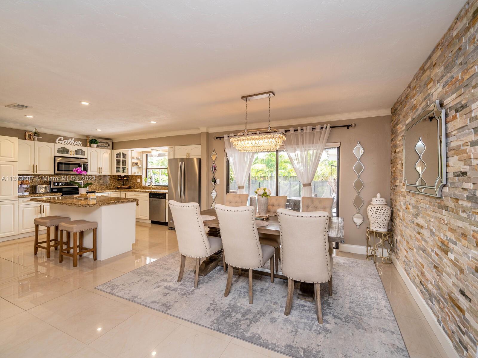 PEMBROKE LAKES SEC 6 - Residential