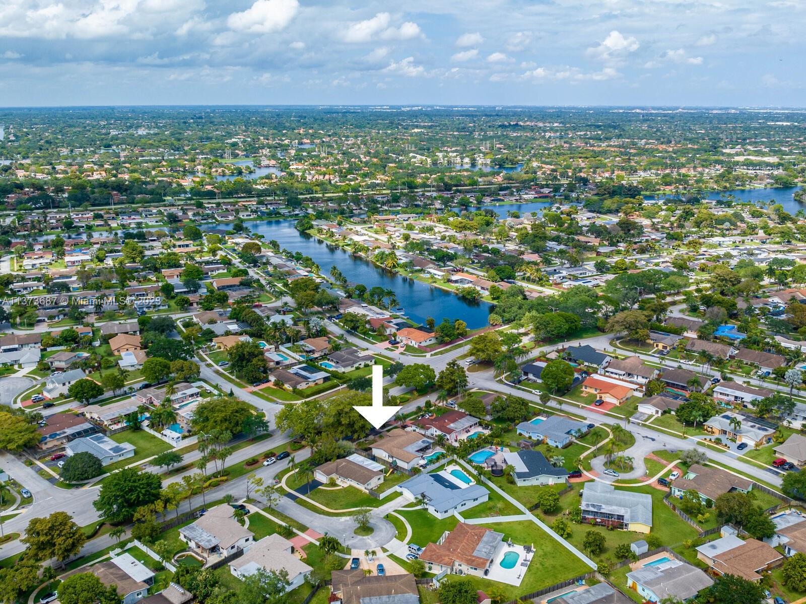 PEMBROKE LAKES SEC 6 - Residential