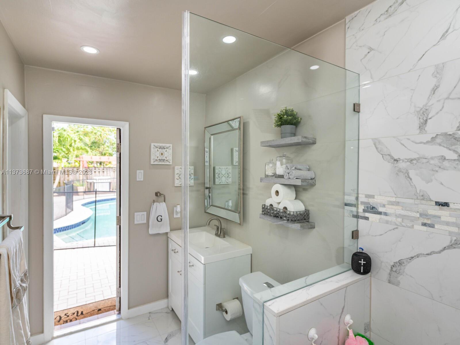 PEMBROKE LAKES SEC 6 - Residential