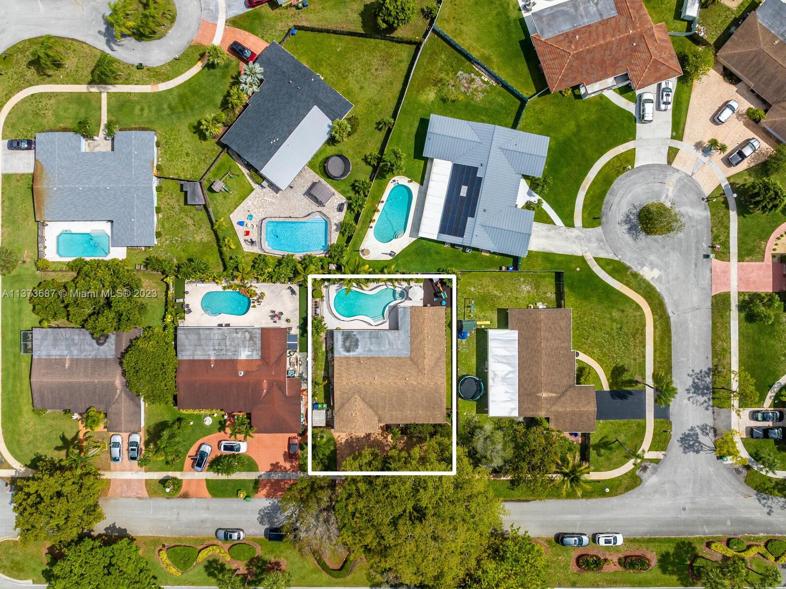 PEMBROKE LAKES SEC 6 - Residential