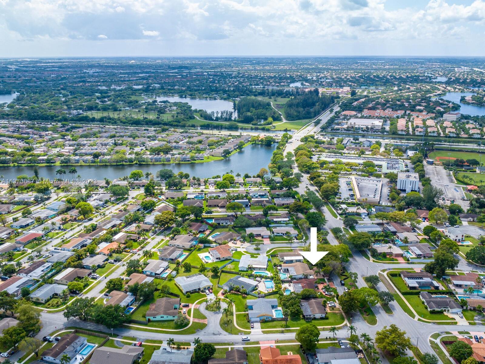 PEMBROKE LAKES SEC 6 - Residential