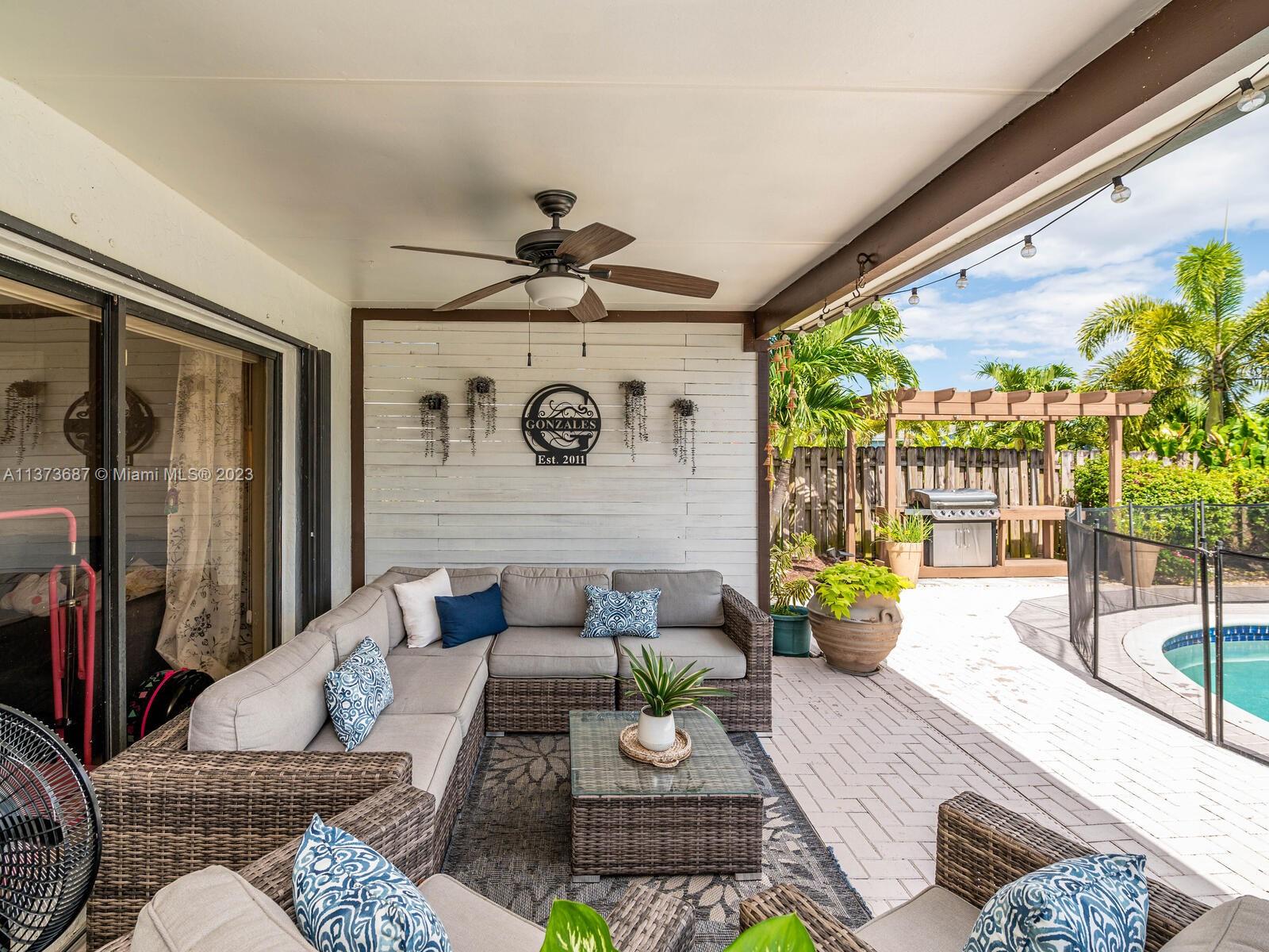 PEMBROKE LAKES SEC 6 - Residential