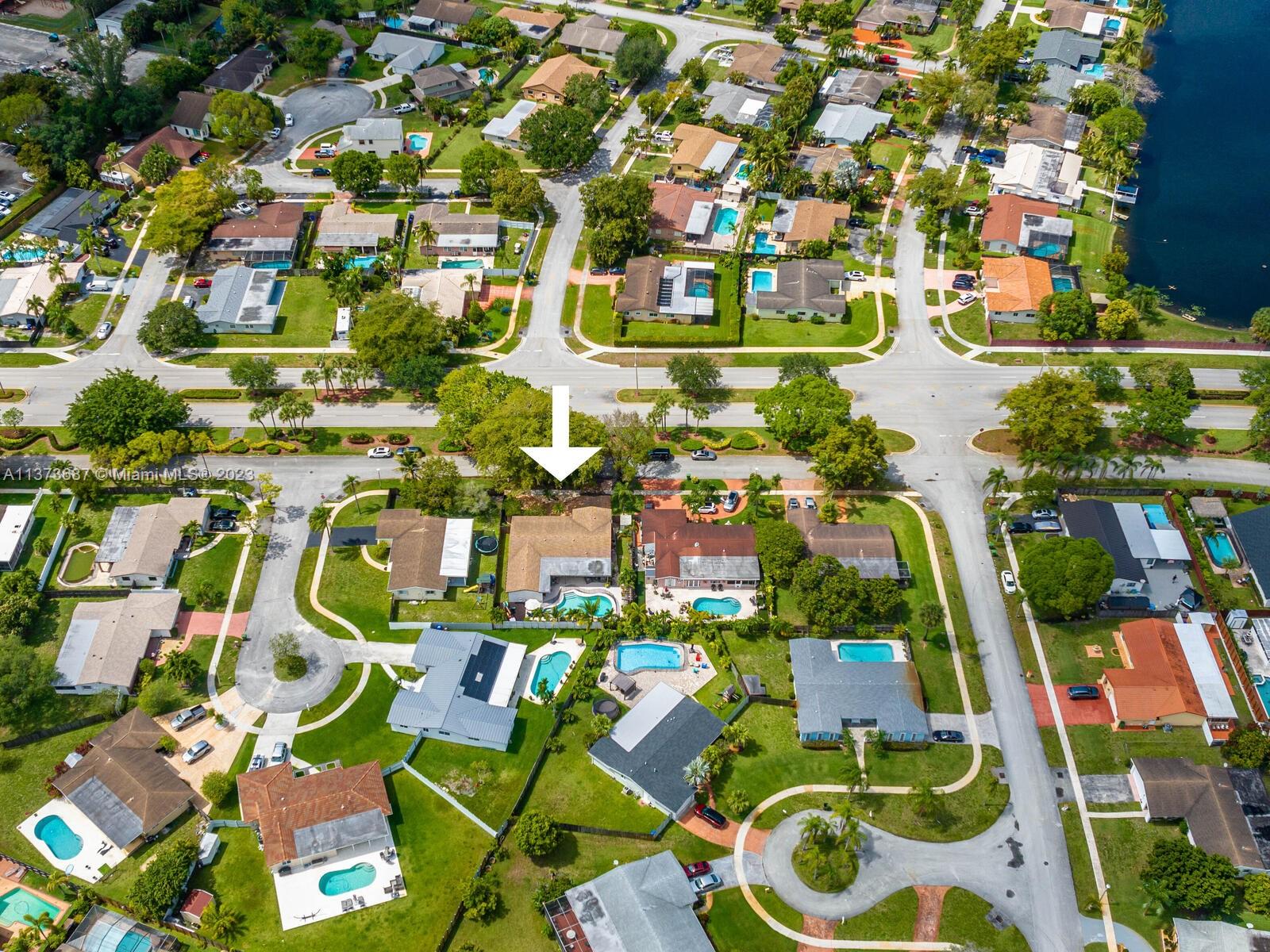 PEMBROKE LAKES SEC 6 - Residential