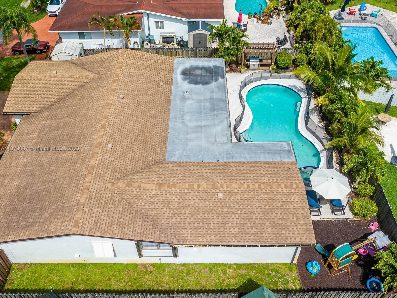 PEMBROKE LAKES SEC 6 - Residential