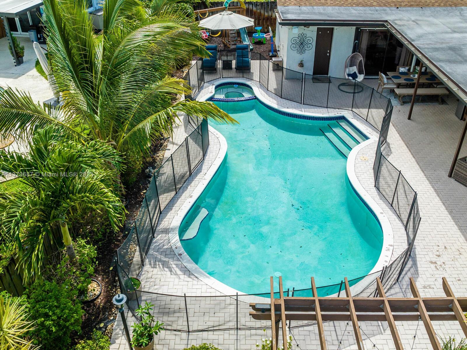 PEMBROKE LAKES SEC 6 - Residential