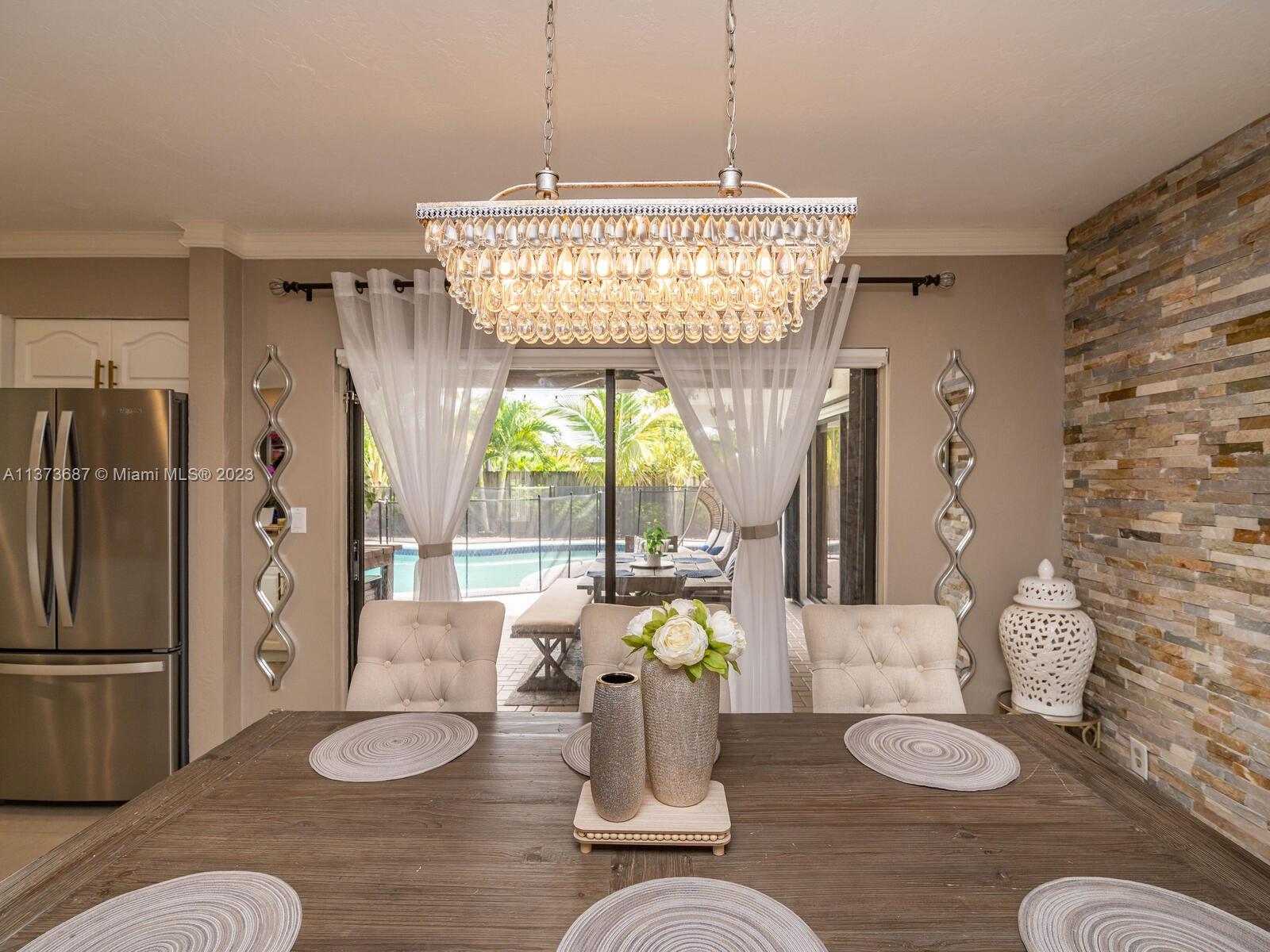 PEMBROKE LAKES SEC 6 - Residential