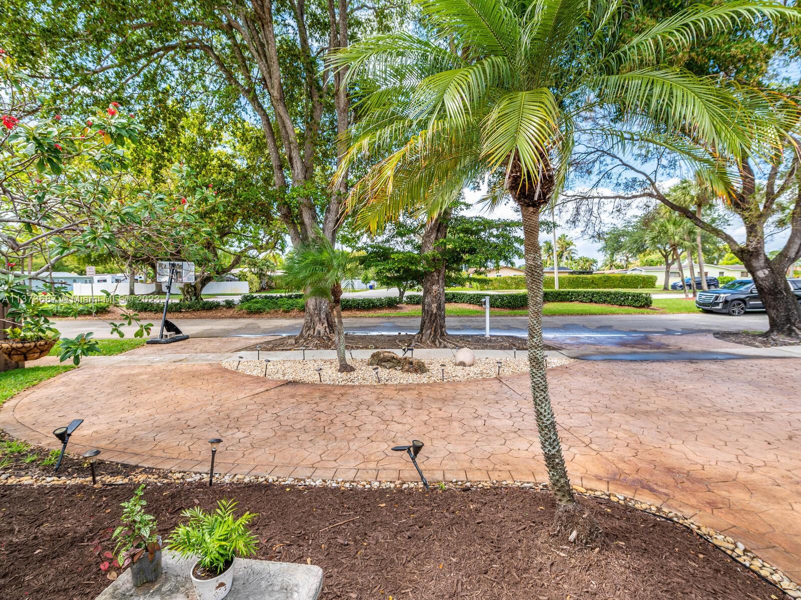 PEMBROKE LAKES SEC 6 - Residential