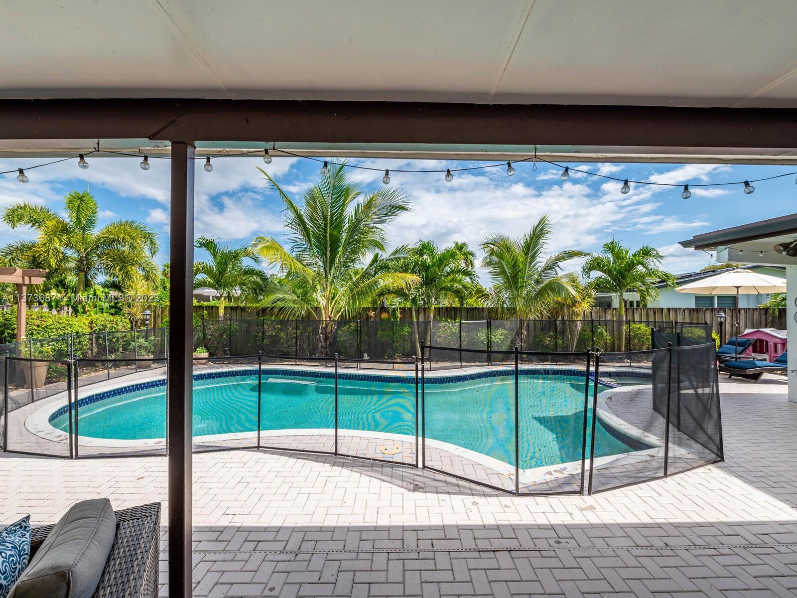 PEMBROKE LAKES SEC 6 - Residential