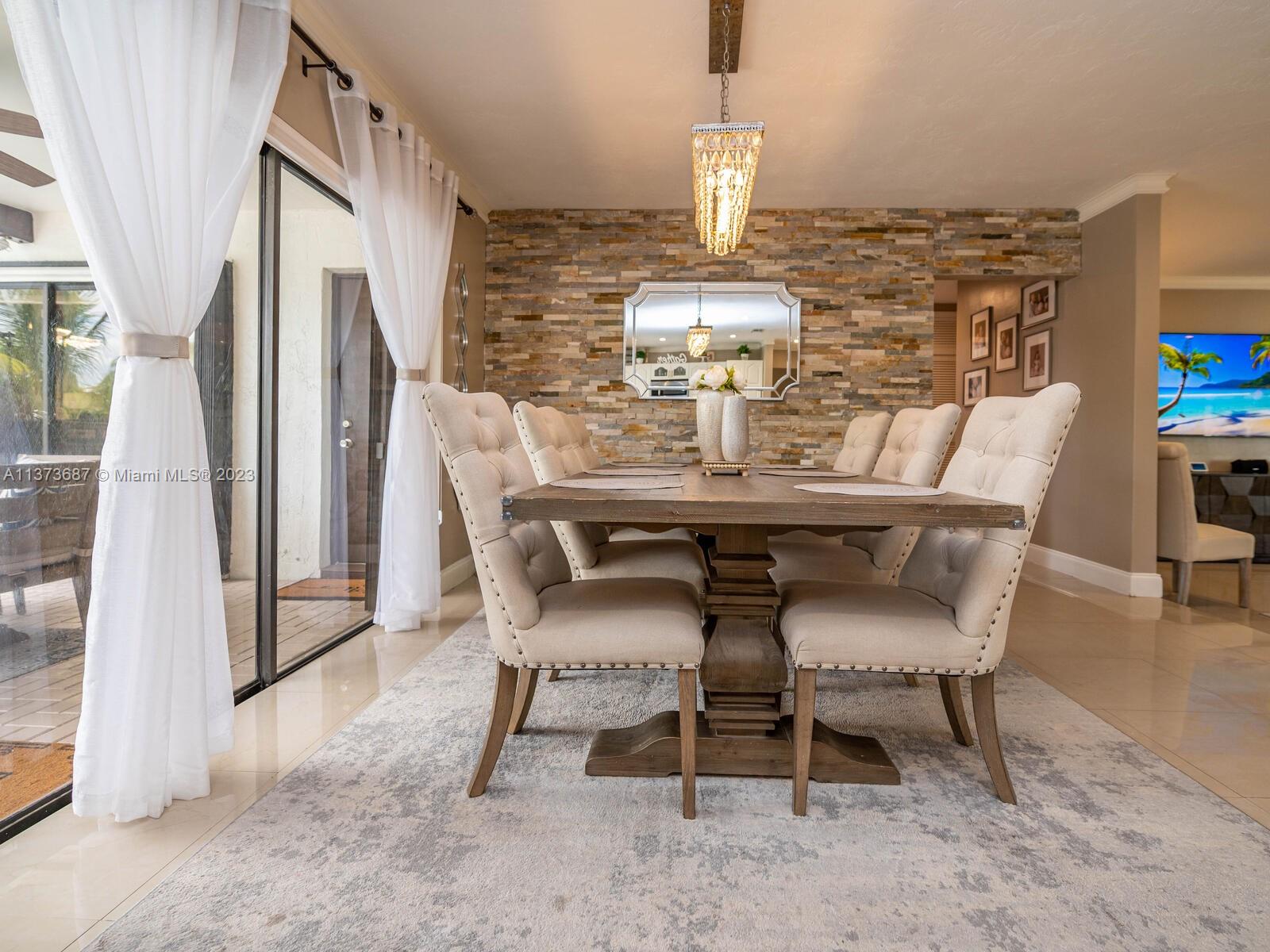 PEMBROKE LAKES SEC 6 - Residential