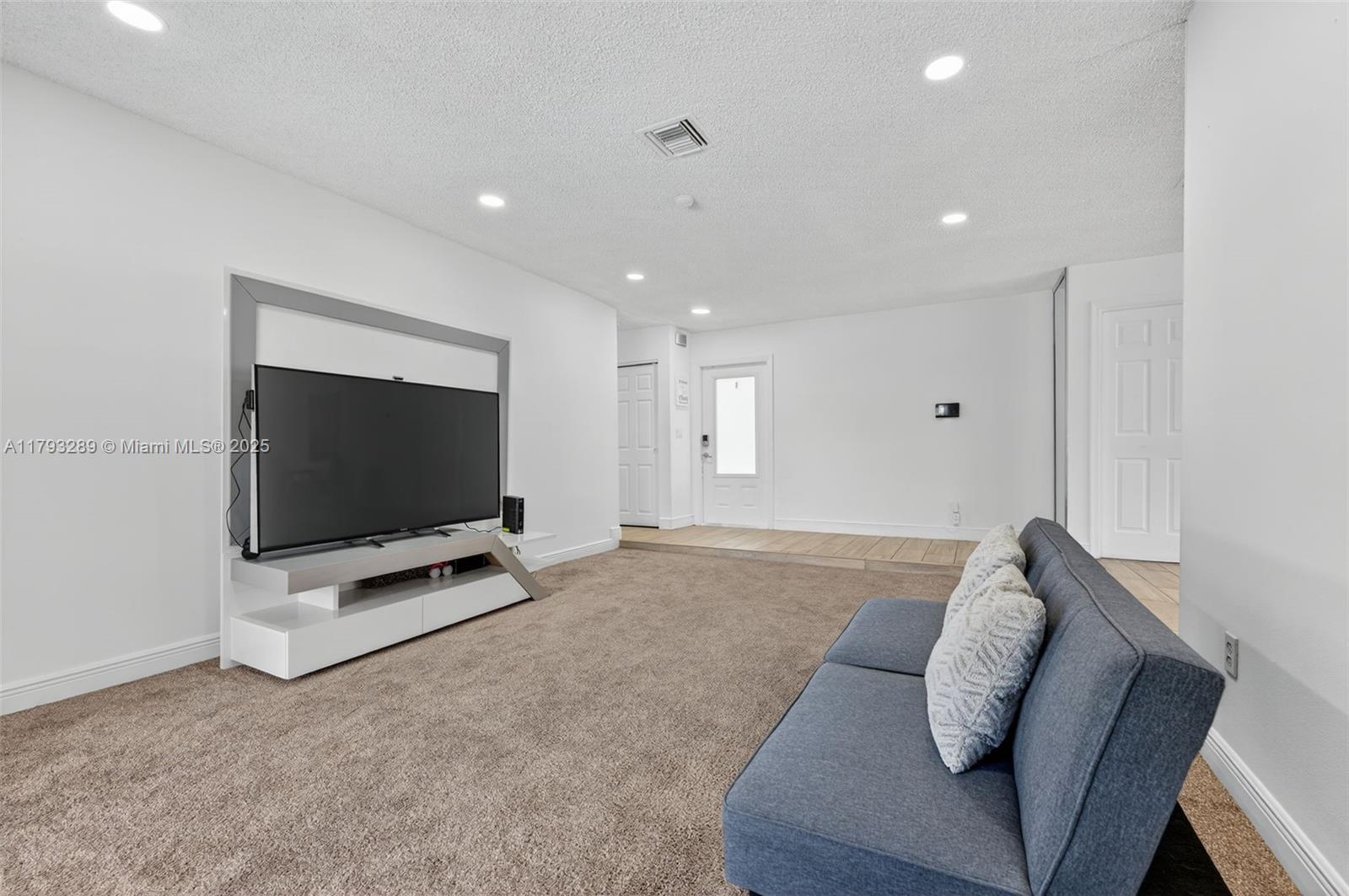 FOREST HILLS - Residential