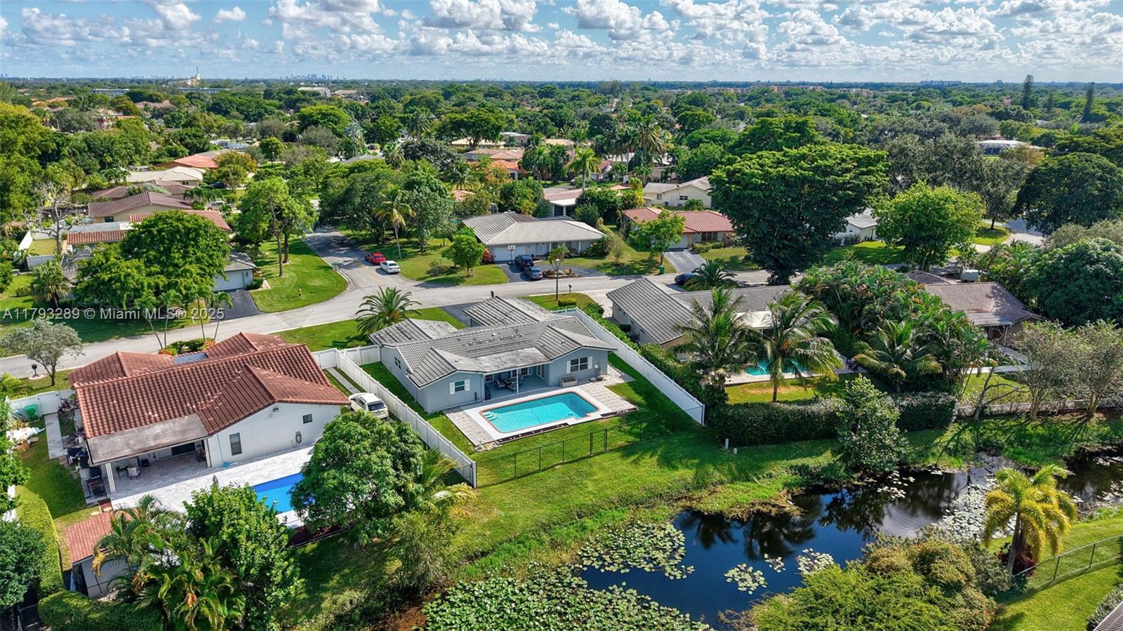 FOREST HILLS - Residential