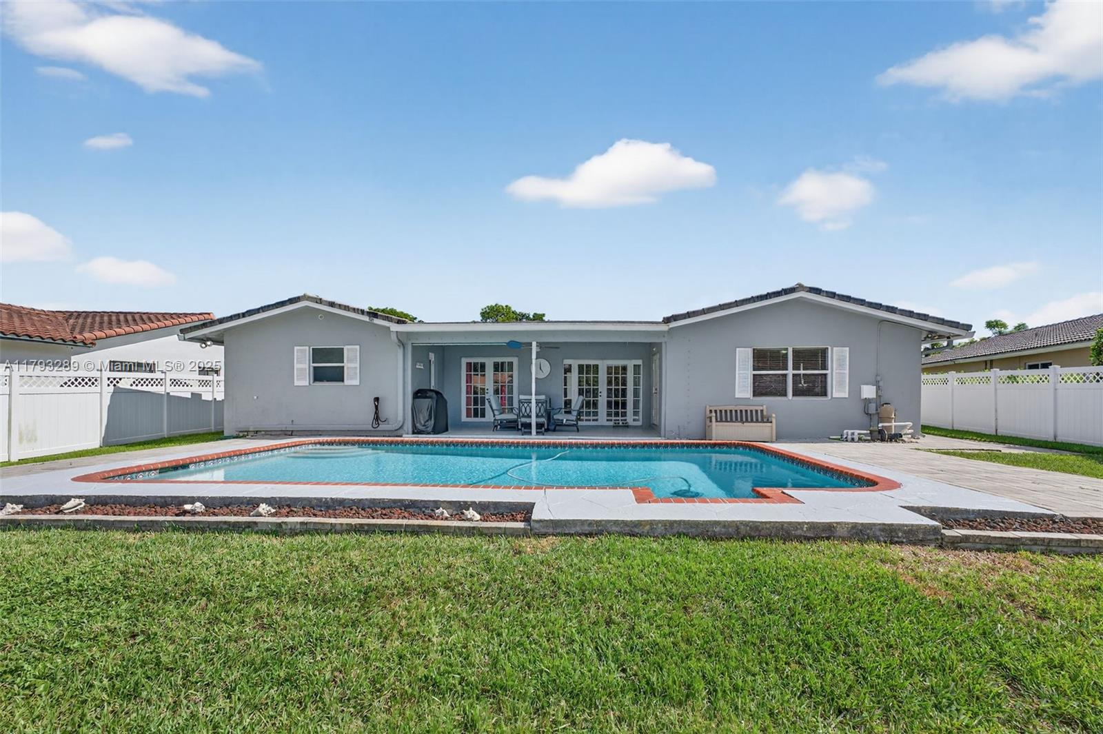 FOREST HILLS - Residential