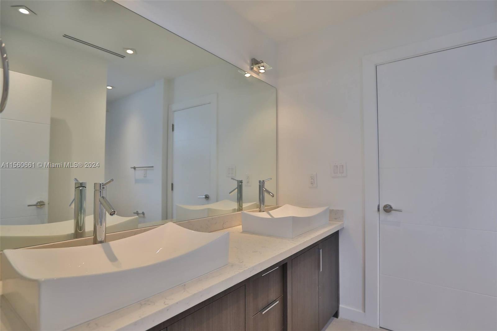 VIRGINIA VILLAS - Residential Lease