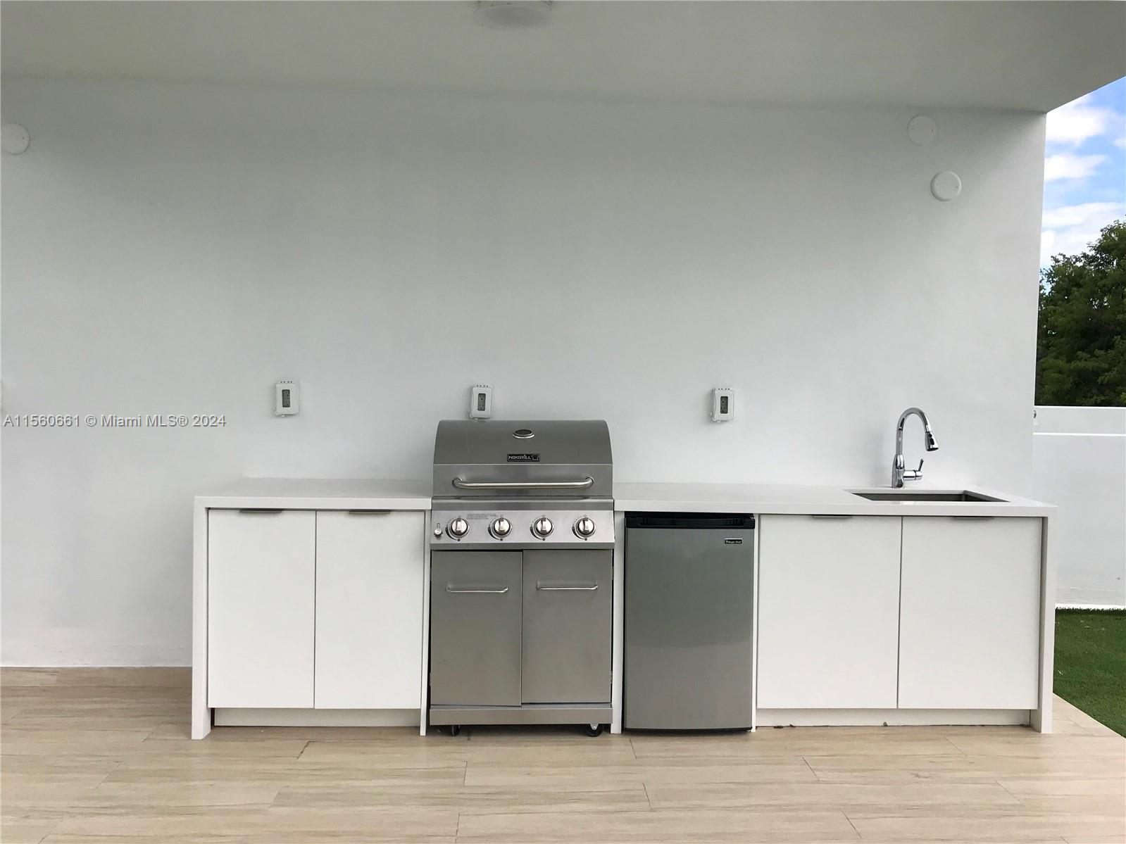 VIRGINIA VILLAS - Residential Lease