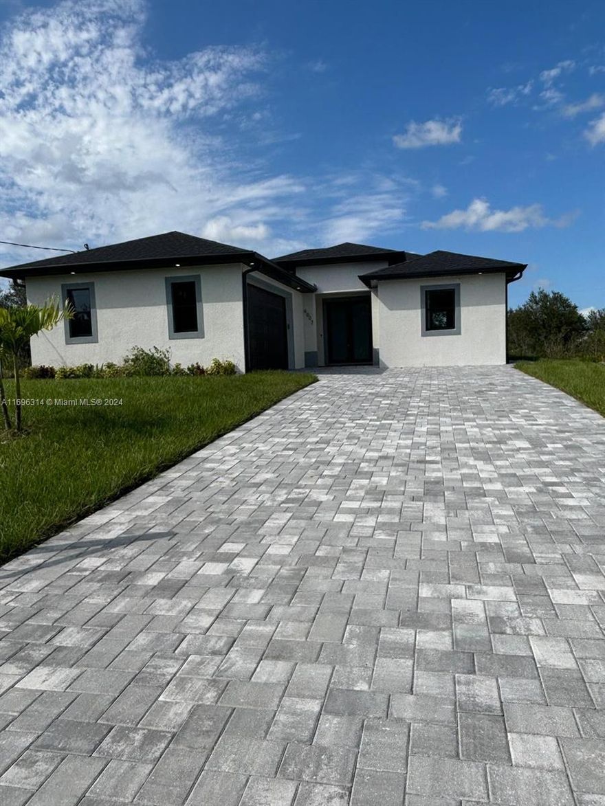 BEAUTIFUL PROPERTY IN LEHIGH ACRES,NEW CONSTRUCTION,3 BEDROOMS AND 2 BATHROOMS,NO CDD,EXCELLENT AREA,WITH EXCLUSIVE FINISHES,DON'T MISS THE OPPORTUNITY TO HAVE THE HOME OF YOUR DREAMS.EASY TO SHOW,MOTIVATED SELLER.