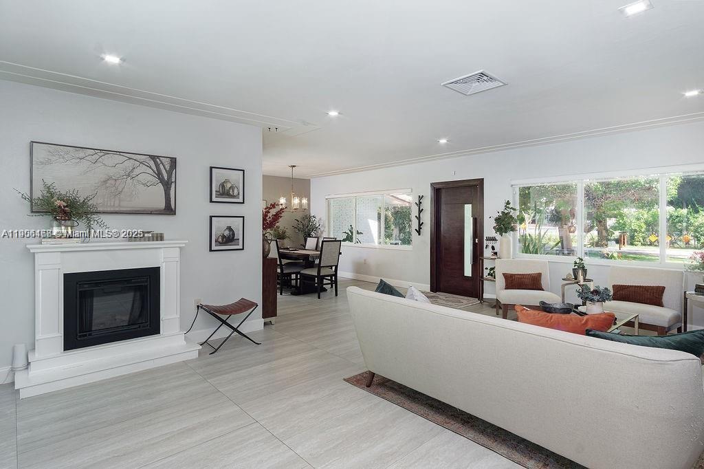 MIAMI SHORES SEC 8 REV - Residential Lease