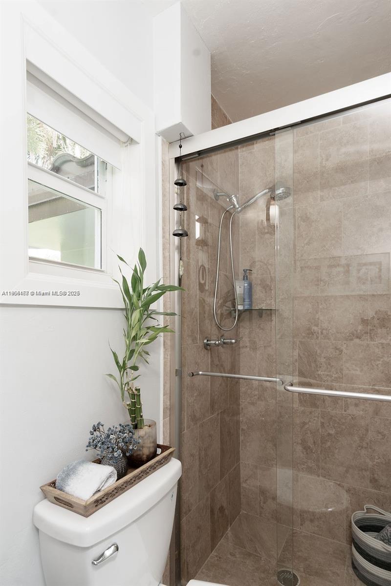 MIAMI SHORES SEC 8 REV - Residential Lease