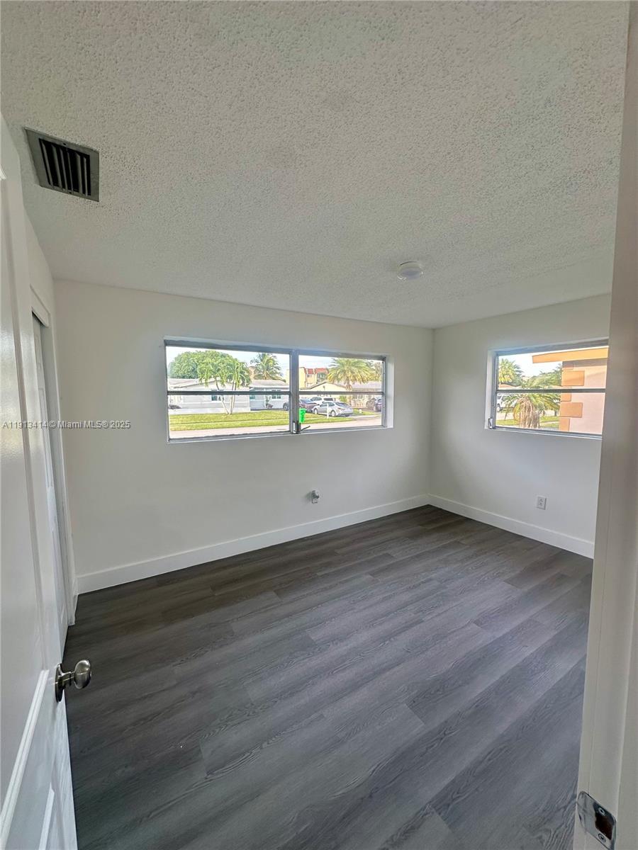 SUNRISE GOLF VILLAGE SEC - Residential