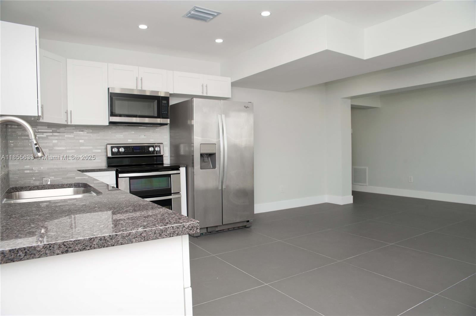 4051 N Ocean Dr 2