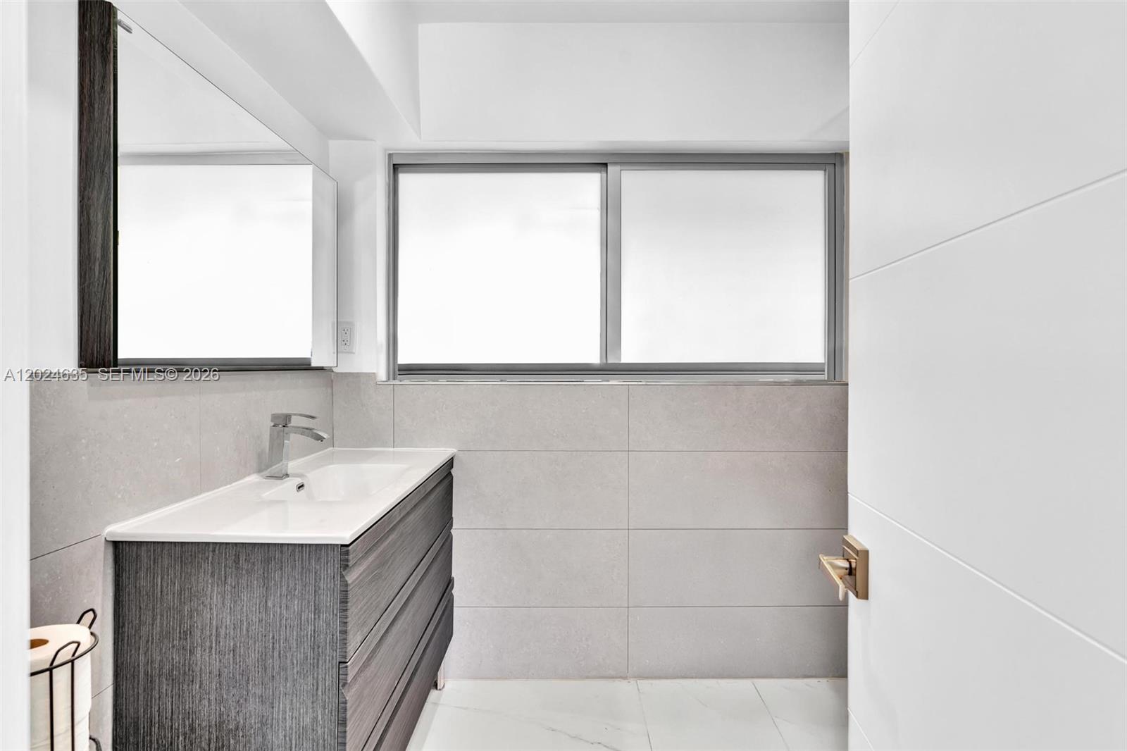 ALTOS DEL MAR NO 5 - Residential Lease