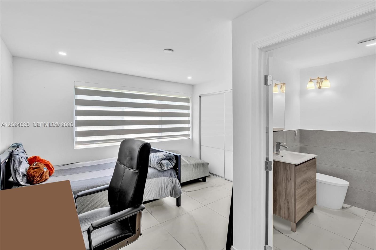 ALTOS DEL MAR NO 5 - Residential Lease