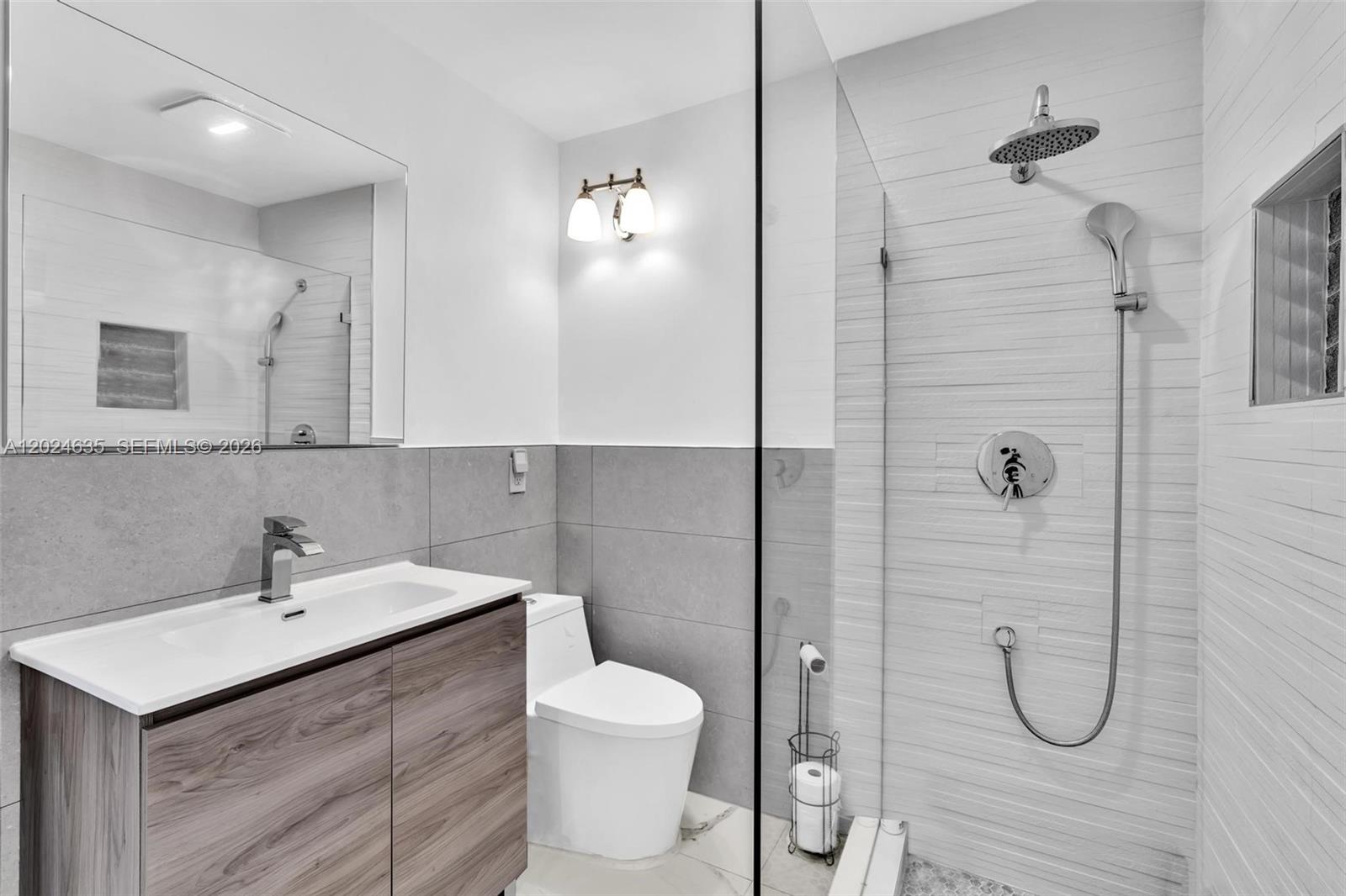ALTOS DEL MAR NO 5 - Residential Lease