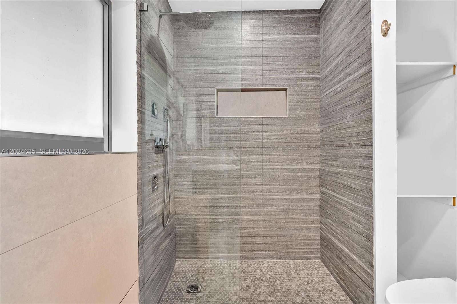 ALTOS DEL MAR NO 5 - Residential Lease