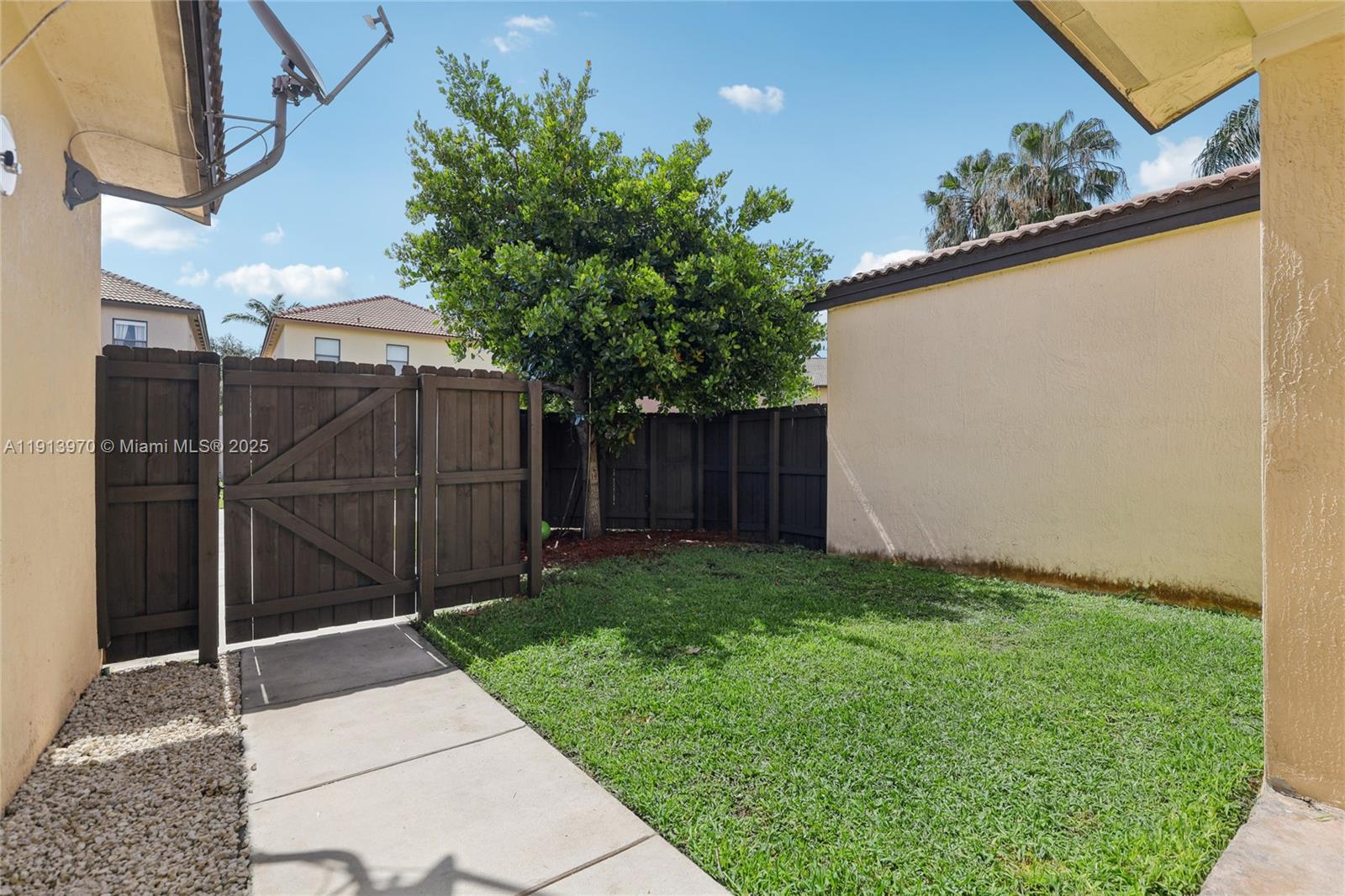 SUMMERVILLE SUB - Residential Lease