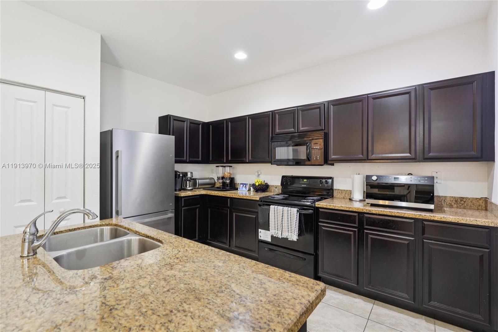 SUMMERVILLE SUB - Residential Lease