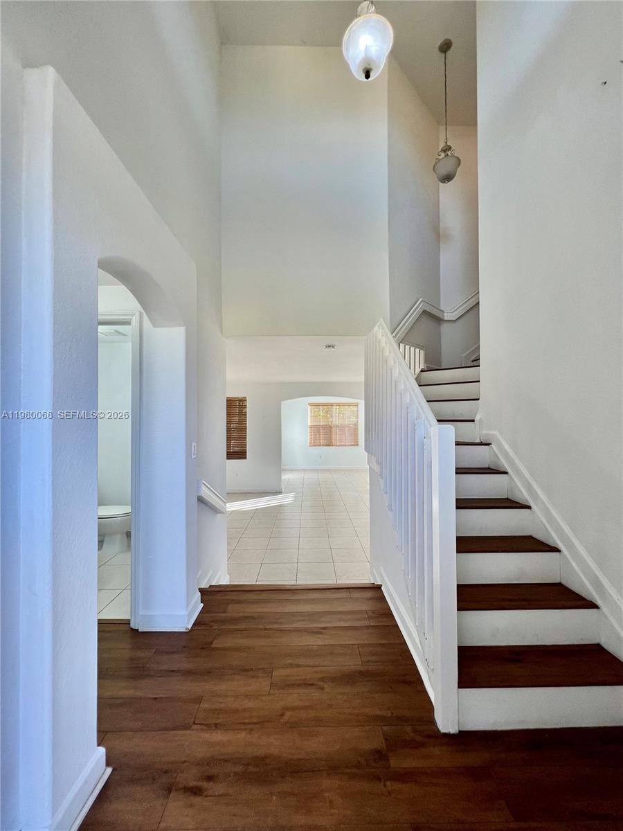 CENTURY BREEZE - Residential Lease