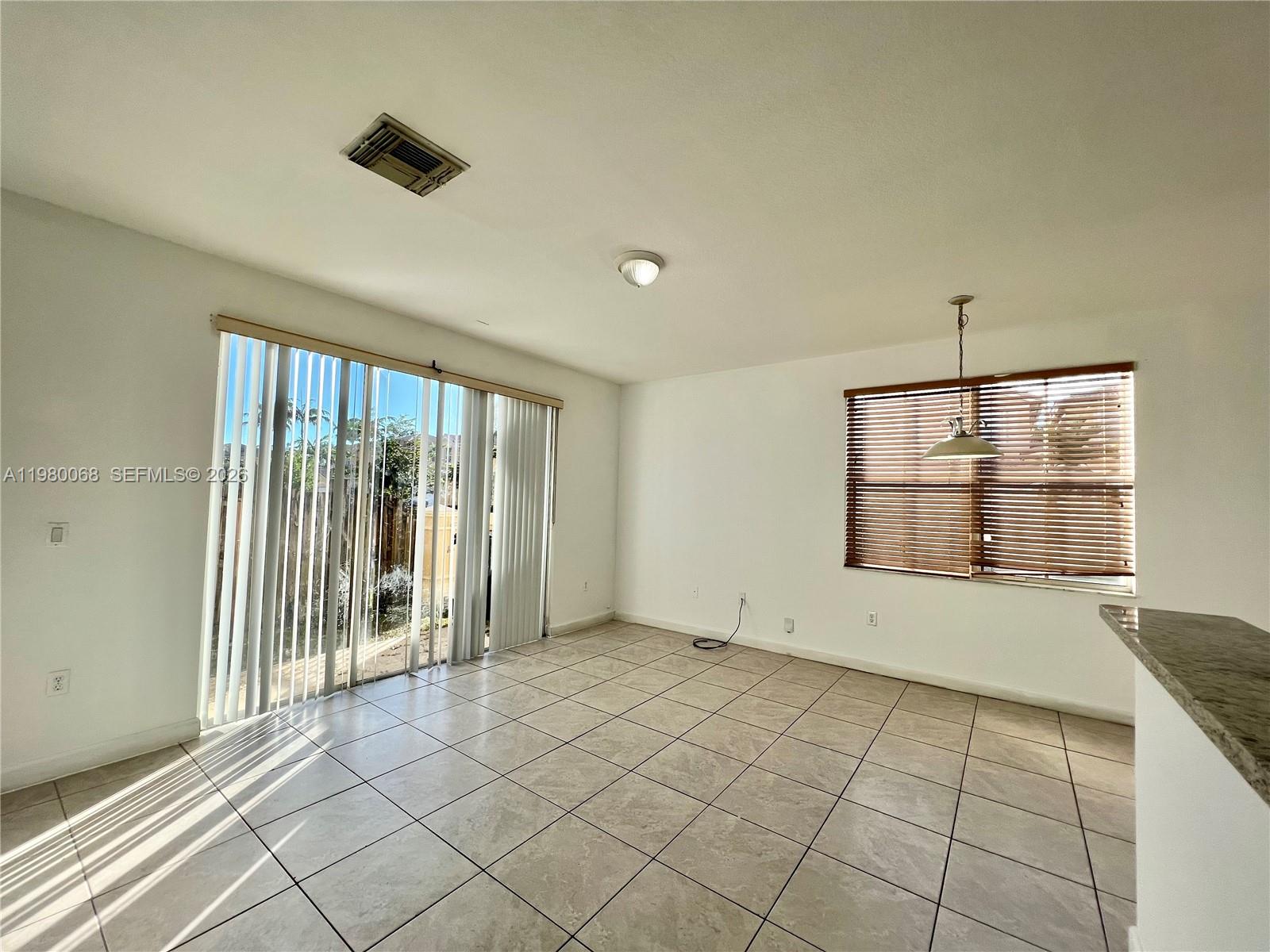 CENTURY BREEZE - Residential Lease