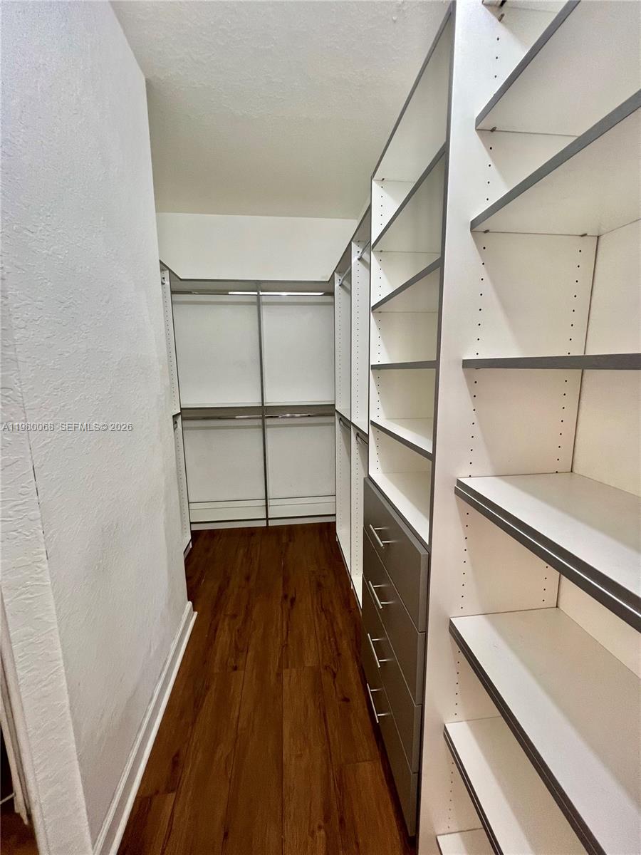 CENTURY BREEZE - Residential Lease