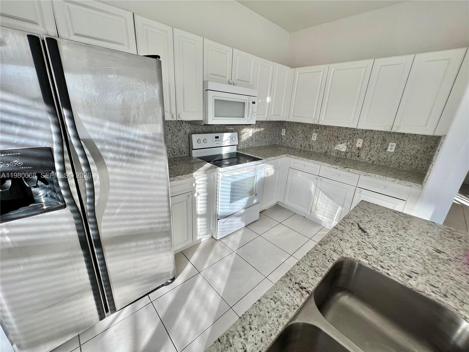 CENTURY BREEZE - Residential Lease