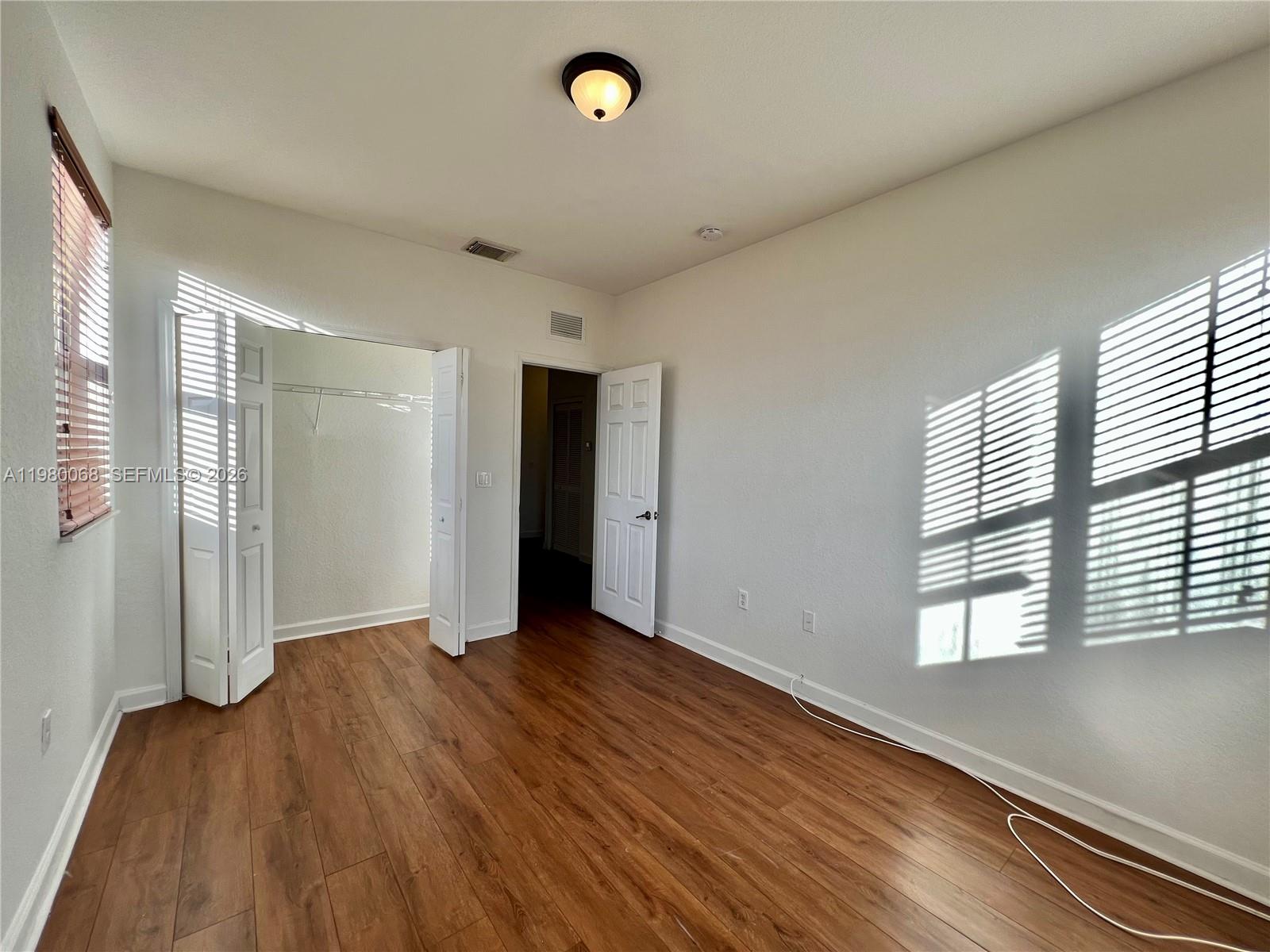 CENTURY BREEZE - Residential Lease