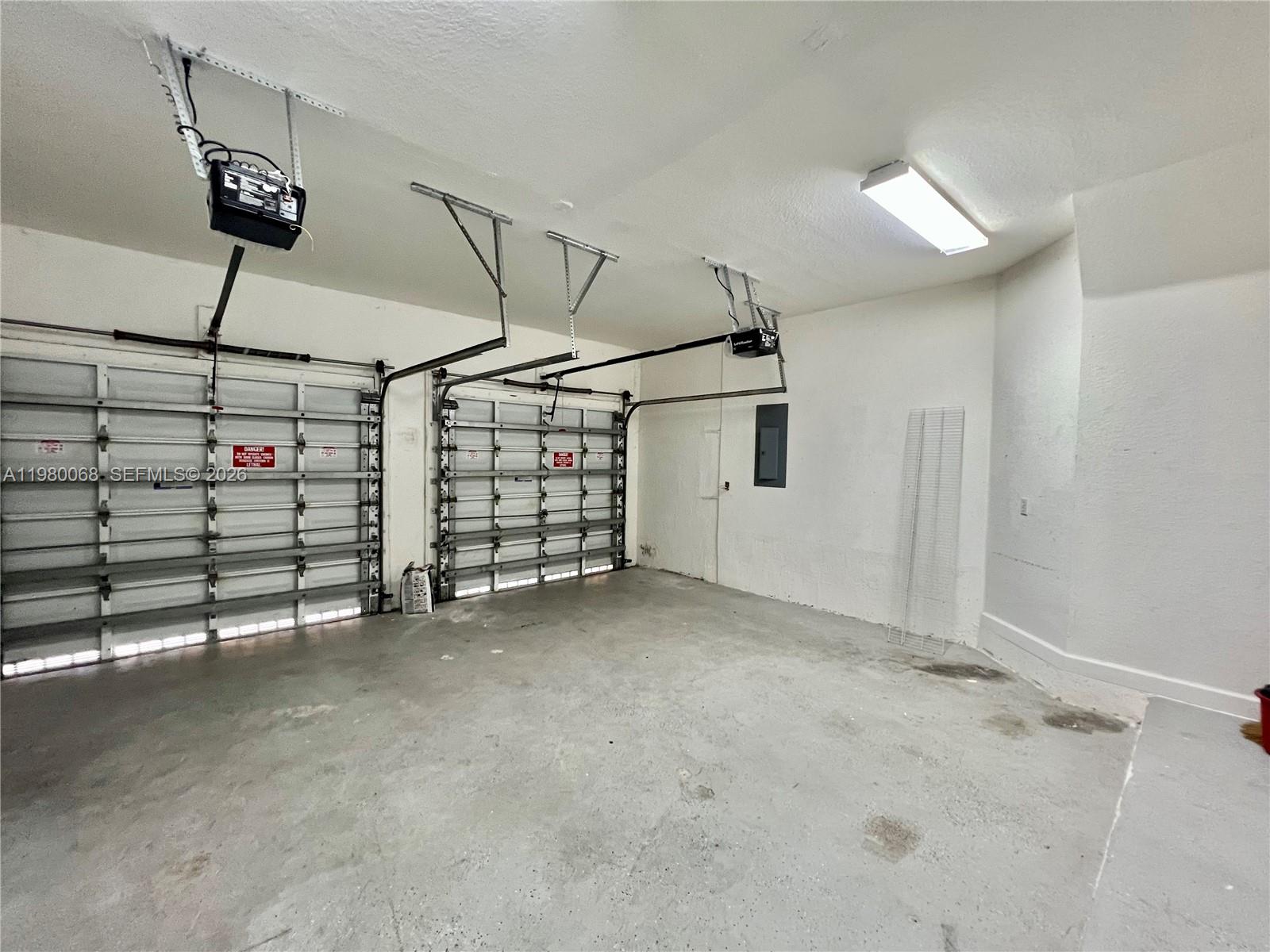 CENTURY BREEZE - Residential Lease