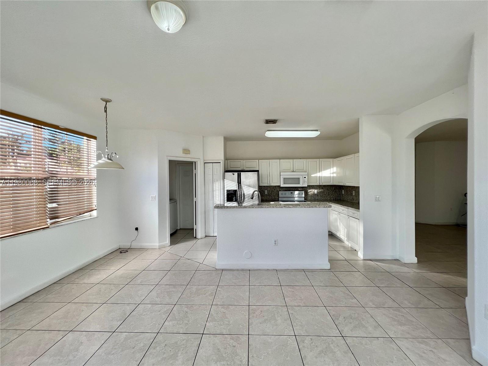 CENTURY BREEZE - Residential Lease